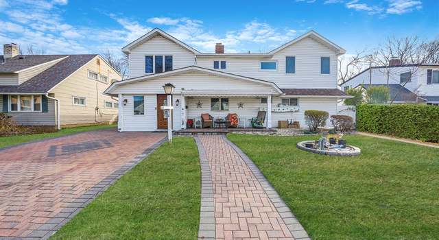 Photo of 191 Friends Ln, Westbury, NY 11590