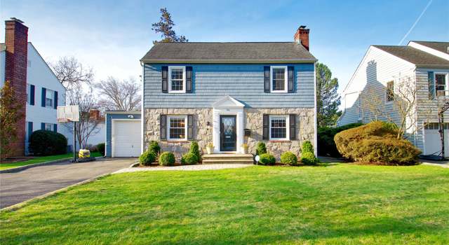 Photo of 96 Claydon Rd, Garden City, NY 11530