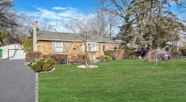 Photo of 21 Floral Park St, Islip Terrace, NY 11752
