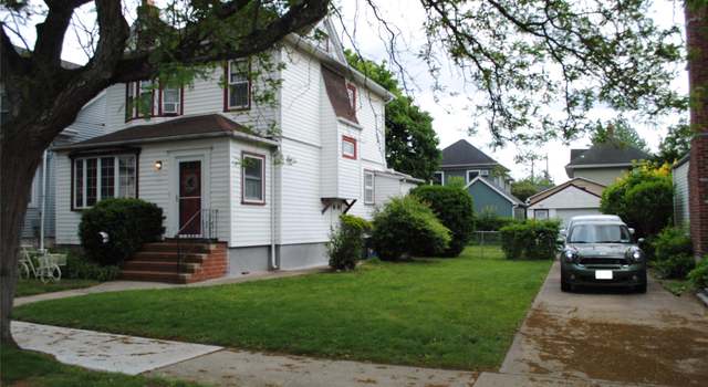 Photo of 48 Elizabeth St, Floral Park, NY 11001
