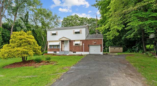 Photo of 4 Westbrook Dr, Cortlandt Manor, NY 10567