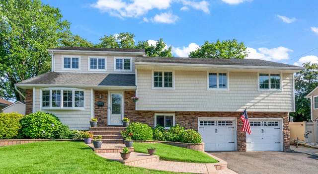Photo of 32 Sherman Dr, Syosset, NY 11791