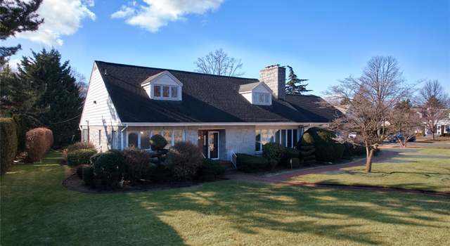 Photo of 280 Stewart Ave, Garden City, NY 11530