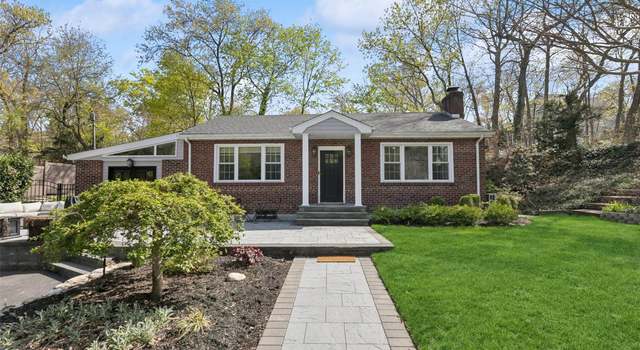 Photo of 109 Centerport Rd, Centerport, NY 11721