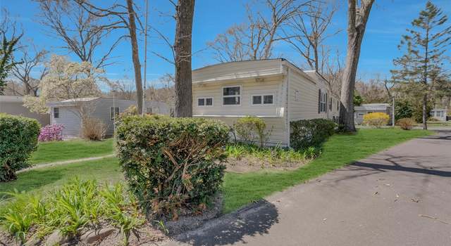 Photo of 658 Sound Ave Unit C15, Calverton, NY 11933