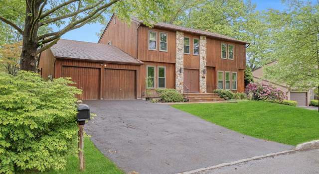 Photo of 16 Quincy Ln, White Plains, NY 10605