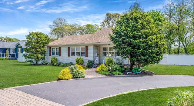 Photo of 53 Abinet Ct, Selden, NY 11784