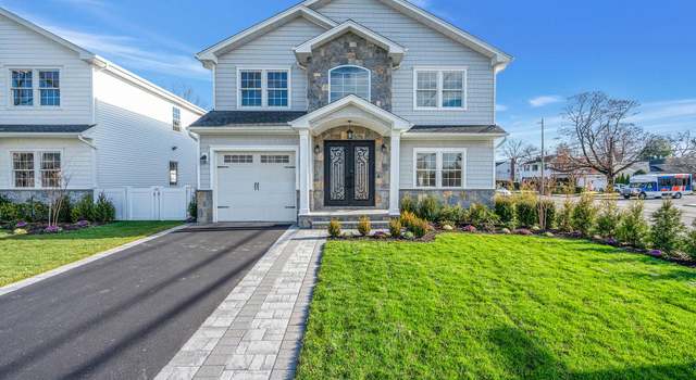 Photo of 4 Violet Ave, Mineola, NY 11501