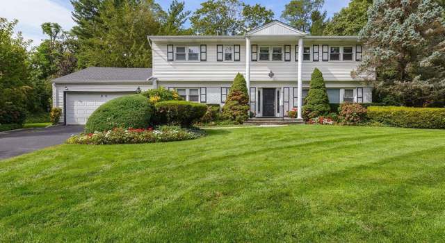 Photo of 80 Hemlock Dr, East Hills, NY 11576
