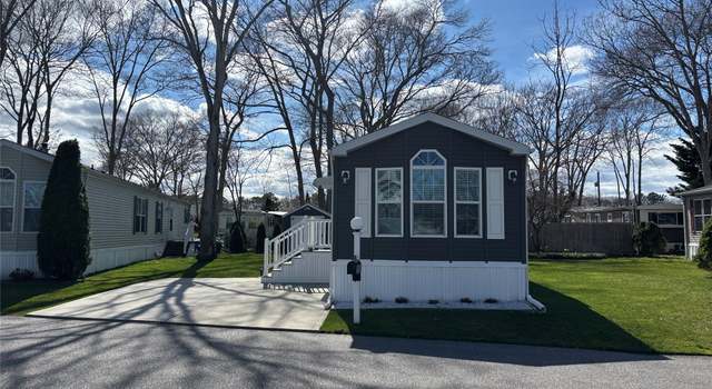 Photo of 1661 Old Country Rd #25, Riverhead, NY 11901