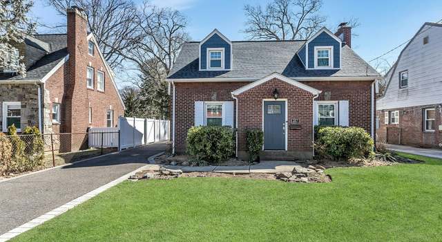 Photo of 267 Hempstead Gardens Dr, West Hempstead, NY 11552