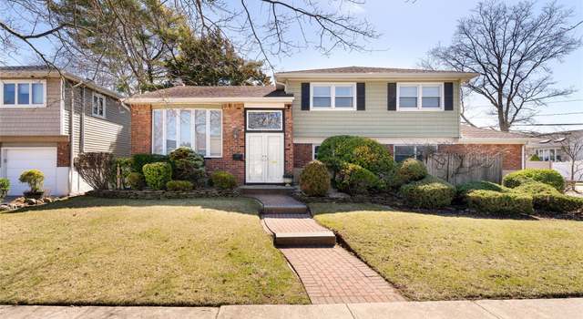 Photo of 3021 Ann St, Baldwin Harbor, NY 11510