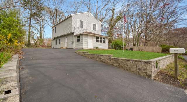 Photo of 110 Riviera Dr, Mastic, NY 11950