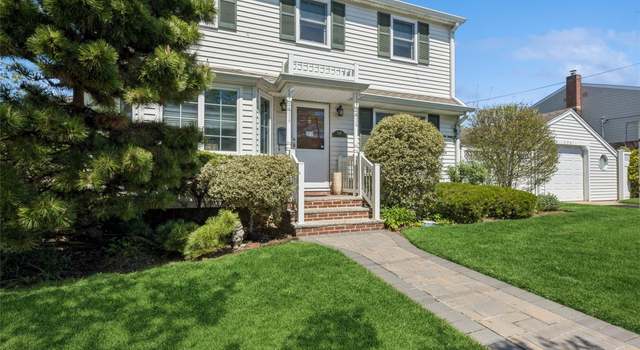 Photo of 524 Terrace Ave, Garden City South, NY 11530
