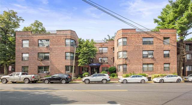 Photo of 140 S Middle Neck Rd Unit 3D, Great Neck, NY 11021