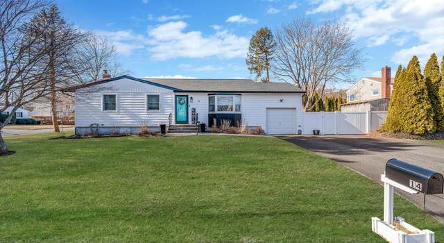 Photo of 14 George Ave, Shoreham, NY 11786
