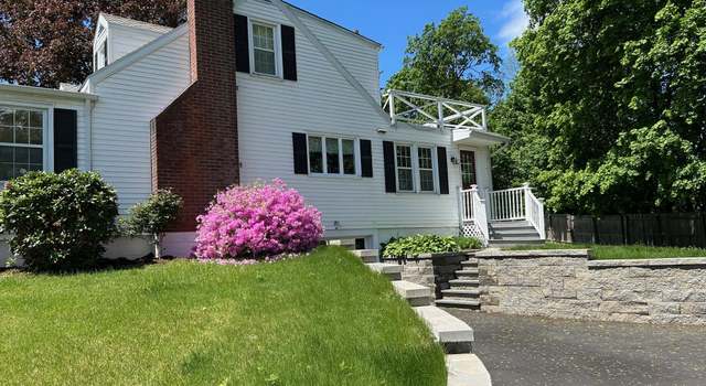 Photo of 8 Van Siclen Dr, Poughkeepsie, NY 12601