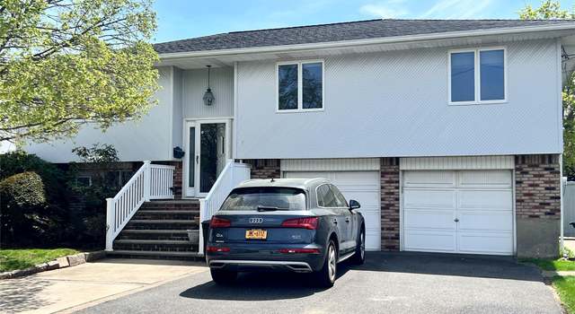 Photo of 3968 Marlow Ct, Seaford, NY 11783