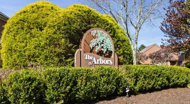 Photo of 240 Treetop Cres, Rye Brook, NY 10573