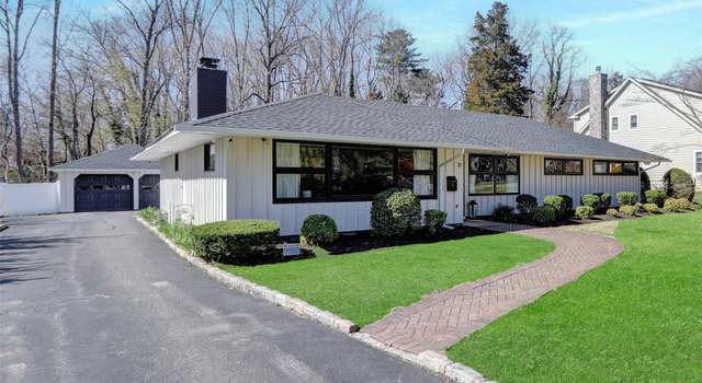 Photo of 11 Cannon Ct, Huntington, NY 11743