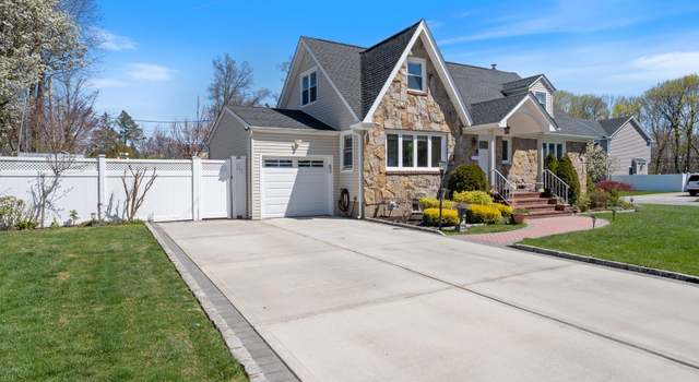 Photo of 200 Renison Dr, Westbury, NY 11590