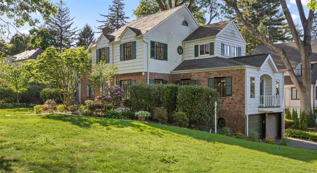 Photo of 119 Knickerbocker Rd, Manhasset, NY 11030