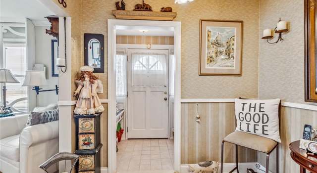 Photo of 567 Beach 131st St, Belle Harbor, NY 11694