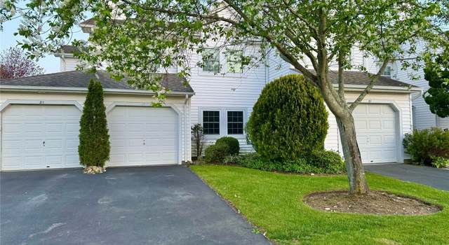 Photo of 19 Erin Ln, East Setauket, NY 11733