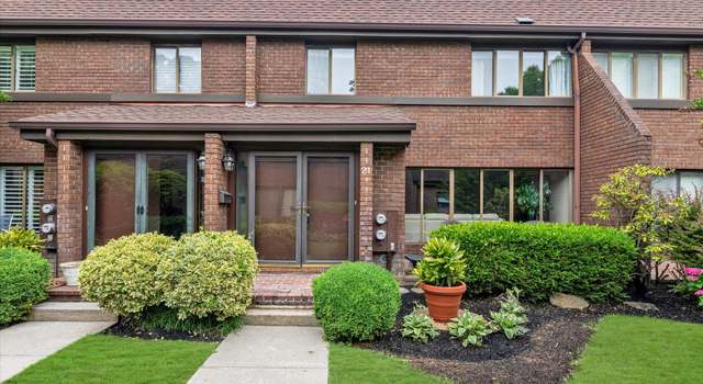 Photo of 21 Fox Rdg, Roslyn, NY 11576