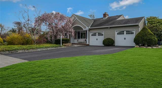 Photo of 12 Wendover Rd, Sayville, NY 11782