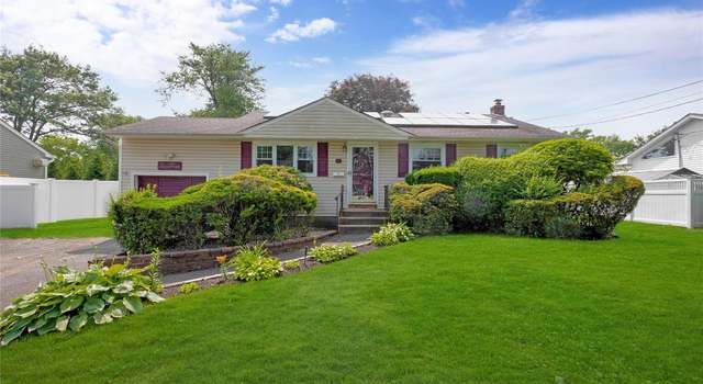Photo of 53 Wiltshire Dr, Commack, NY 11725