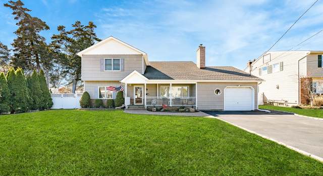 Photo of 55 Sunset Rd, Massapequa, NY 11758