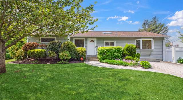 Photo of 1 Brian St, Plainview, NY 11803