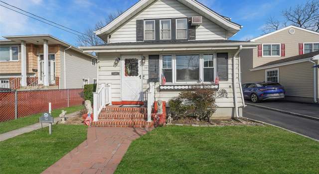 Photo of 54 Lakewood Blvd, Lynbrook, NY 11563