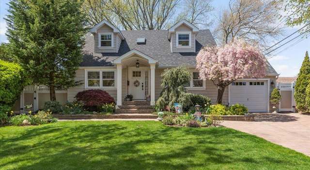 Photo of 6 Nancy Ln, Hicksville, NY 11801