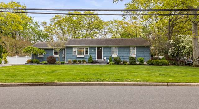 Photo of 83 Hillside Ave, Saint James, NY 11780