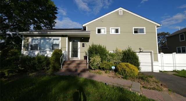 Photo of 821 Virginia Ave, North Bellmore, NY 11710