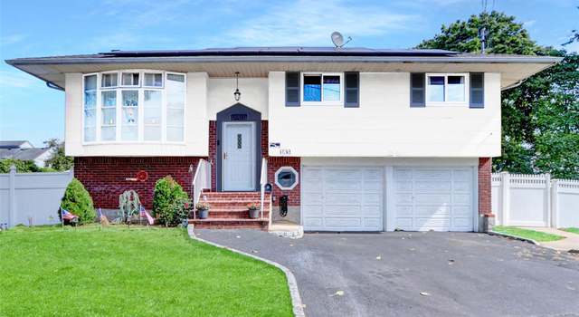 Photo of 183 Wright Ave, Deer Park, NY 11729