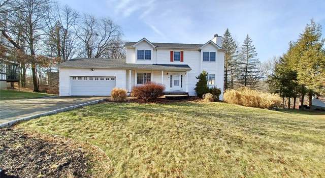 Photo of 12 Hoover Dr, Middletown, NY 10940