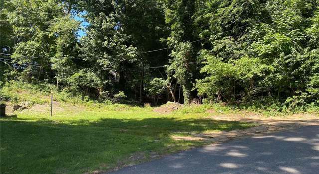 Photo of 11 Laurel Rd, Rocky Point, NY 11778