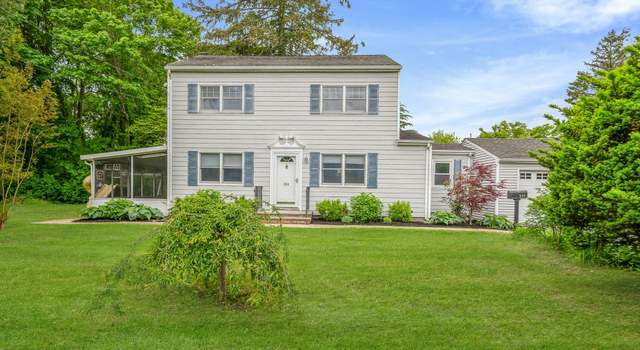 Photo of 396 Hillside Ave, West Sayville, NY 11796