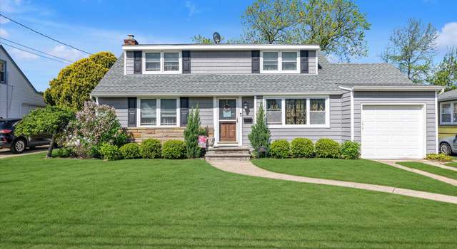 Photo of 2608 Westlake Ave, Oceanside, NY 11572