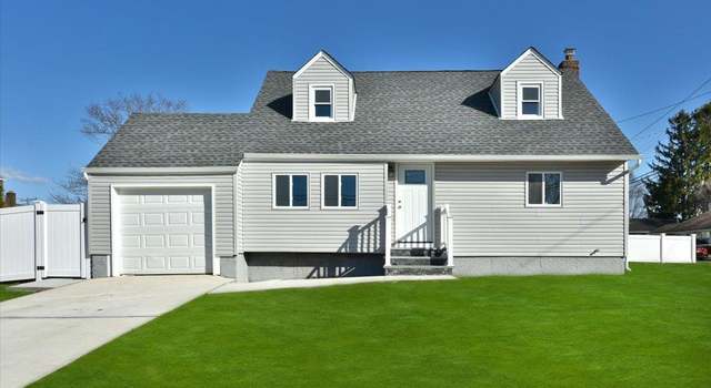 Photo of 578 Champlain Ave, West Hempstead, NY 11552
