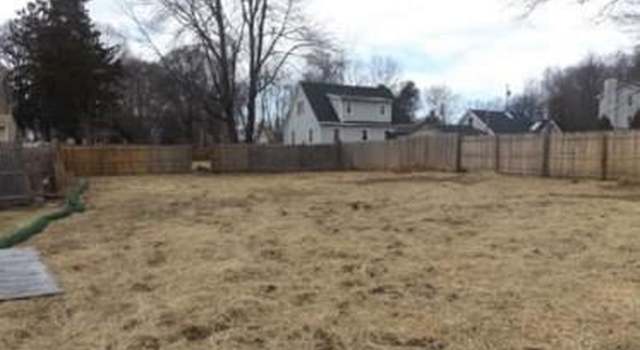 Photo of 19 Cherry Pl, Lake Peekskill, NY 10537