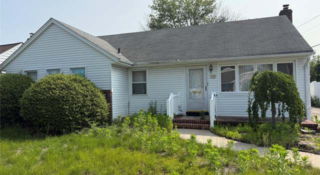 Photo of 761 Barkley Ave, East Meadow, NY 11554