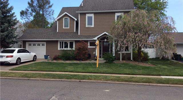 Photo of 7 Patience Ln, Westbury, NY 11590