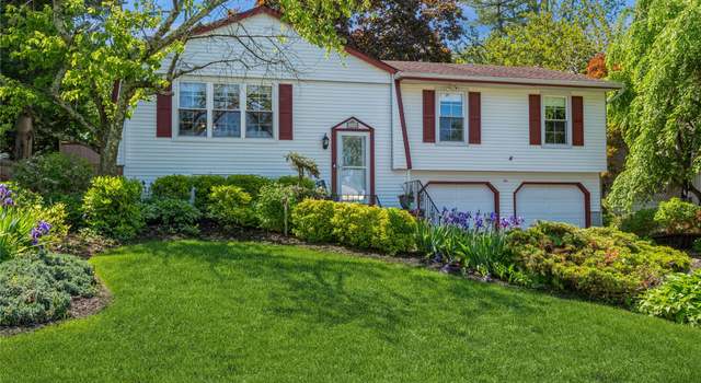 Photo of 10 Phyllis Ct, Kings Park, NY 11754