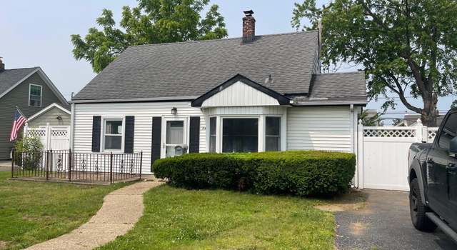 Photo of 84 Rope Ln, Levittown, NY 11756