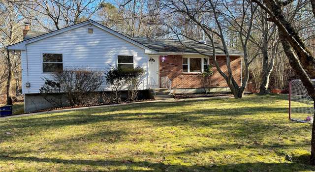 Photo of 25 Koren Ln, Middle Island, NY 11953