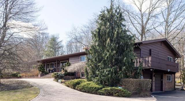 Photo of 31 Artisan Ave, South Huntington, NY 11743